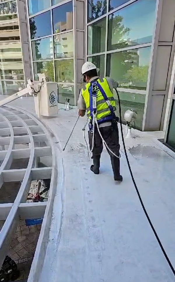 Limpiando piso con hidrojet