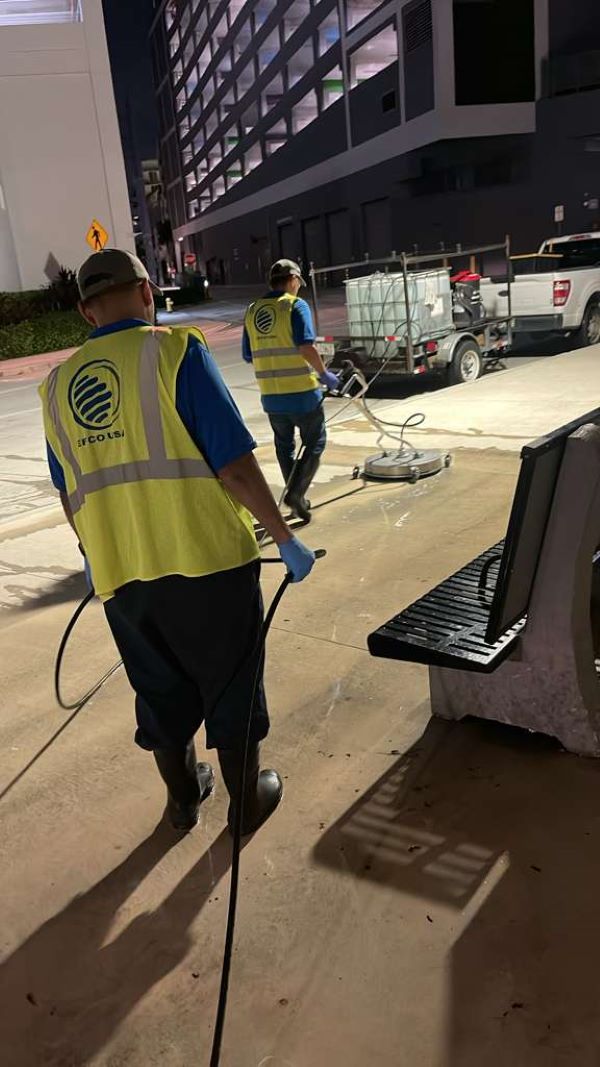 Cepillando piso con hidrojet